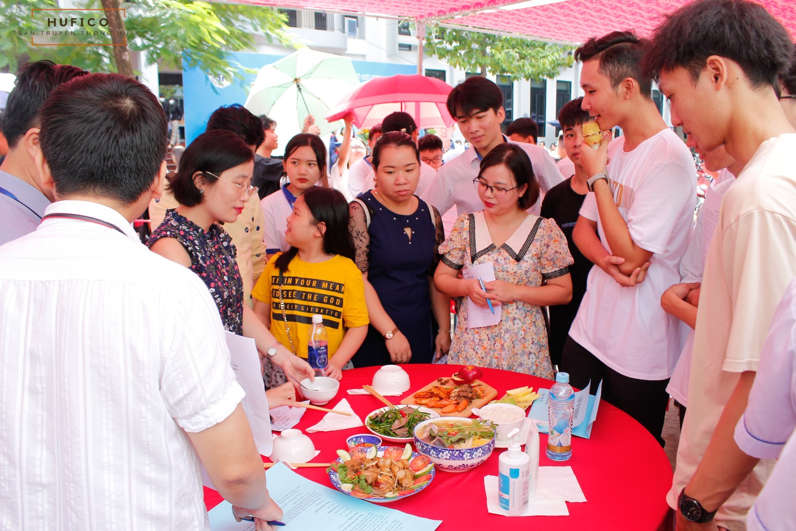 Khi những kỹ sư hóa học tương lai vào bếp