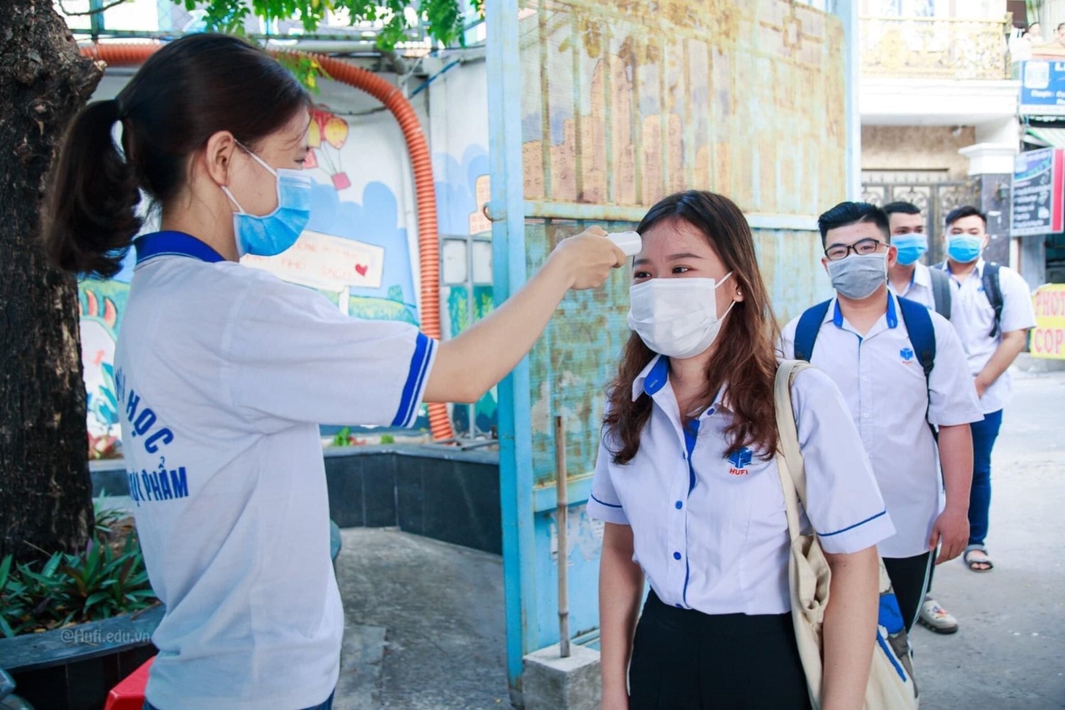 Sinh viên phải đăng ký hoãn thi khi bị F0