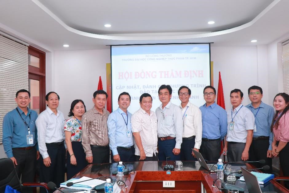 Thẩm định chương trình đào tạo ngành Quản trị kinh doanh, trình độ thạc sĩ