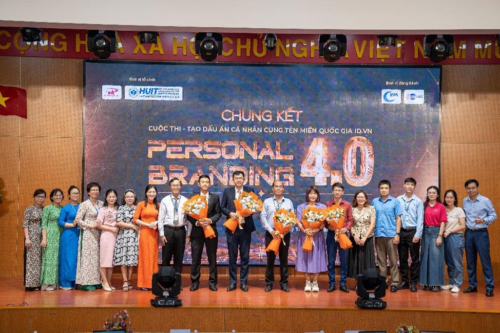 Khoa Quản trị kinh doanh tổ chức thành công Vòng chung kết cuộc thi Personal Branding 4.0 mùa 3